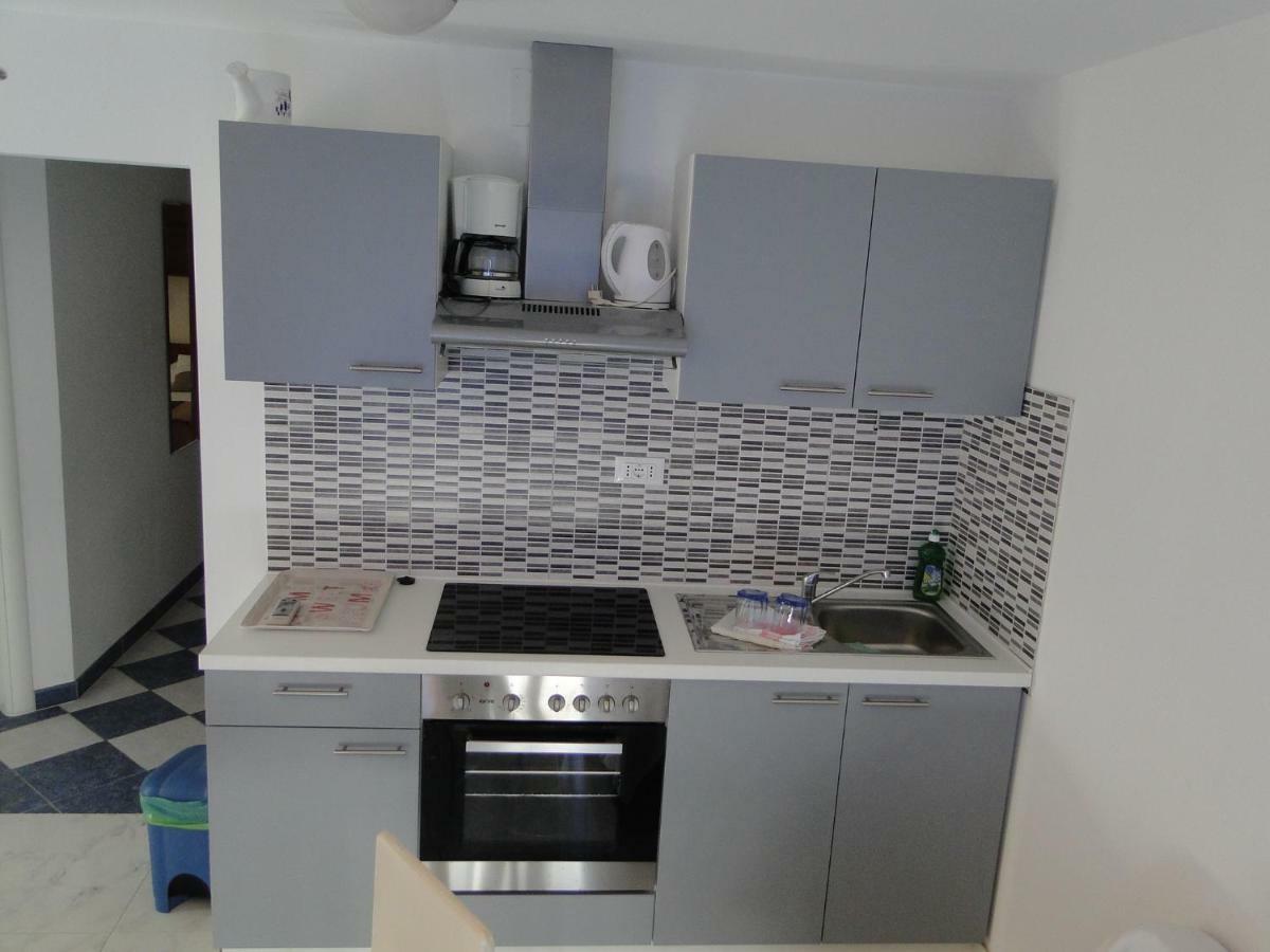 Mir Apartments Primošten المظهر الخارجي الصورة