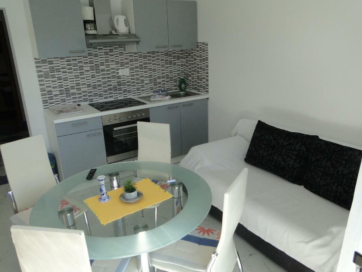Mir Apartments Primošten المظهر الخارجي الصورة